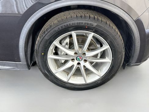 Used 2018 Alfa Romeo Stelvio Ti AWD/4WD image 32