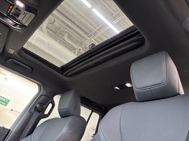 Used 2024 Lexus GX 550 w/ Cold Area Package AWD/4WD image 22