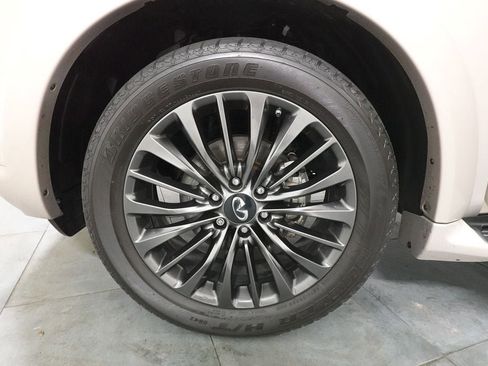 Used 2023 INFINITI QX80 Sensory w/ All-Season Package AWD/4WD image 37