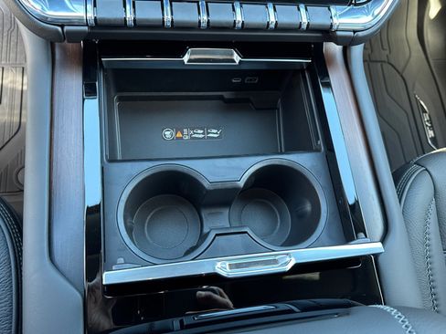 New 2026 GMC Yukon XL Denali w/ Denali Reserve Package image 35