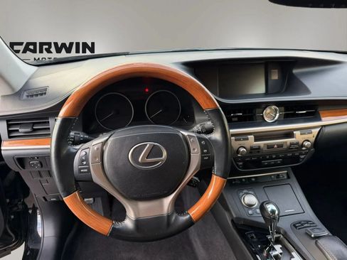 Used 2015 Lexus ES 300h w/ Navigation System Package FWD image 13