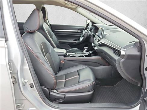 Used 2024 Nissan Altima 2.5 SR image 20