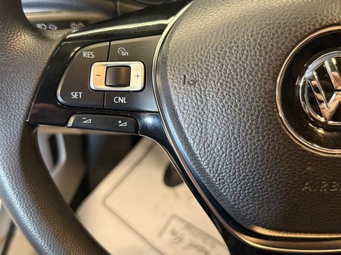 Used 2018 Volkswagen Passat 2.0T S image 9