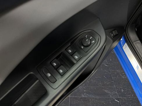 Used 2023 Volkswagen Taos SE w/ Black Wheel Package image 26