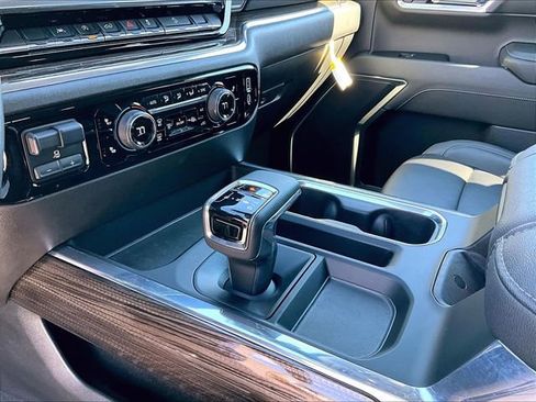 Used 2023 Chevrolet Silverado 1500 LT w/ Z71 Off-Road Package image 20