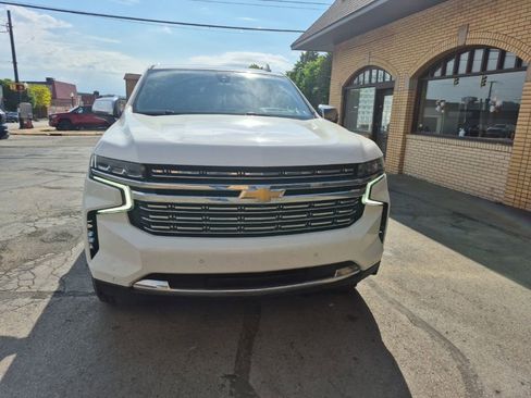 Used 2021 Chevrolet Suburban Premier AWD/4WD image 2