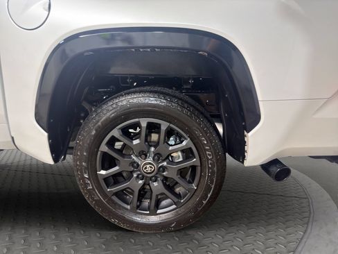 Used 2025 Toyota Tundra Platinum AWD/4WD image 26
