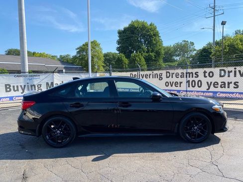 Used 2022 Honda Civic Sport image 2
