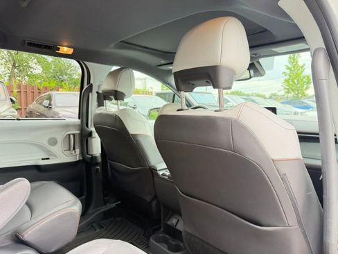 Used 2021 Toyota Sienna XSE w/ XSE Plus Package FWD image 30