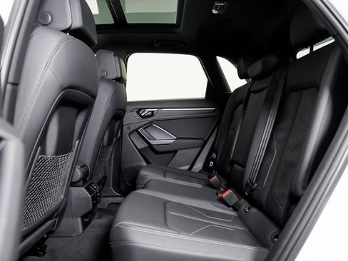 Certified 2025 Audi Q3 2.0T Premium image 21