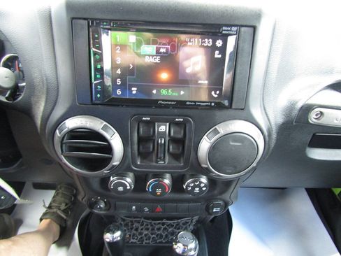 Used 2016 Jeep Wrangler Unlimited Sport w/ Quick Order Package 24S AWD/4WD image 13