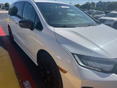 Used 2025 Honda Odyssey Sport-L image 3