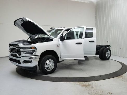 New 2026 RAM 3500 Tradesman w/ Chrome Appearance Group A AWD/4WD image 11