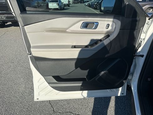 New 2025 Ford Explorer Active w/ Active Comfort Package image 33