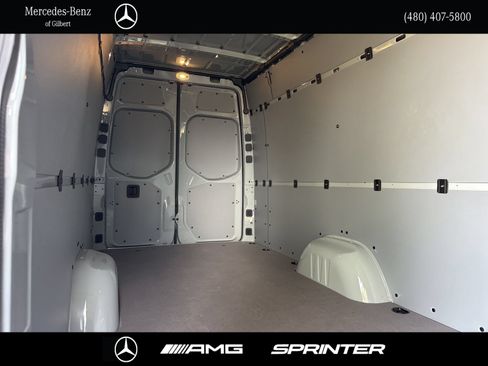 Used 2024 Mercedes-Benz Sprinter 2500 image 14