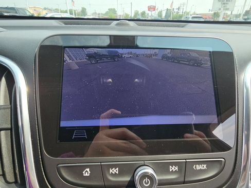 Used 2019 Chevrolet Equinox LT AWD/4WD image 17