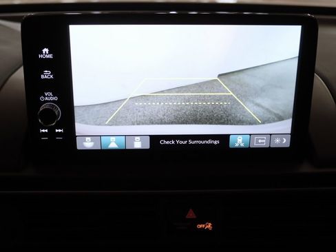 Used 2024 Honda Pilot Touring image 21