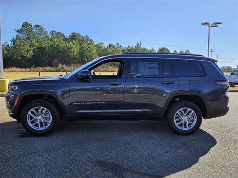 New 2025 Jeep Grand Cherokee L Laredo image 5