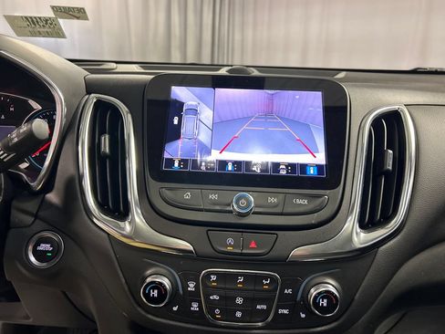 Used 2022 Chevrolet Equinox LT FWD image 18