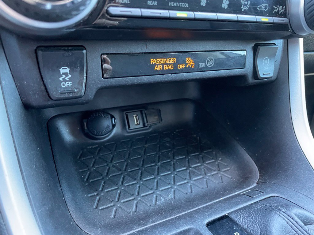 Used 2021 Toyota RAV4 XLE AWD/4WD image 19