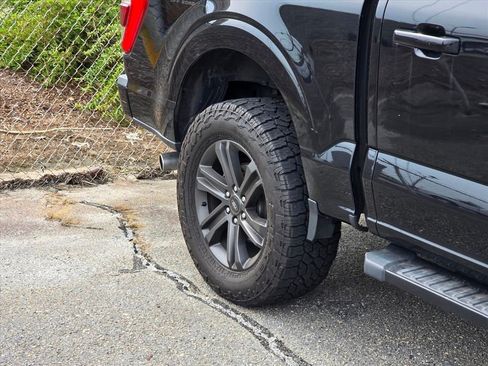 Used 2022 Ford F150 Lariat w/ Equipment Group 502A High AWD/4WD image 18