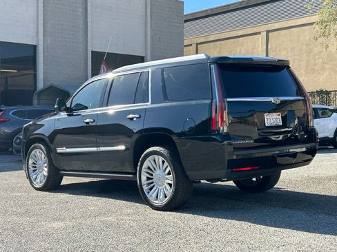 Used 2015 Cadillac Escalade Platinum image 3