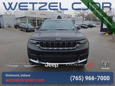 New 2025 Jeep Grand Cherokee L Limited w/ Luxury Tech Group II AWD/4WD image 2