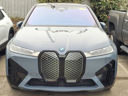 Used 2022 BMW iX xDrive50 w/ Sport Package image 2