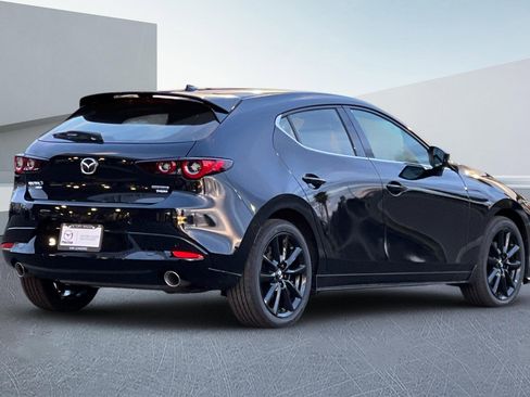 New 2025 MAZDA MAZDA3 Hatchback w/Premium Plus Pkg image 3