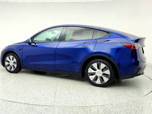 Used 2022 Tesla Model Y Long Range image 7