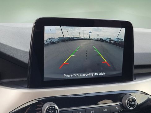 Used 2020 Ford Escape SE image 17