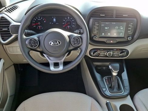 Used 2021 Kia Soul LX FWD image 11
