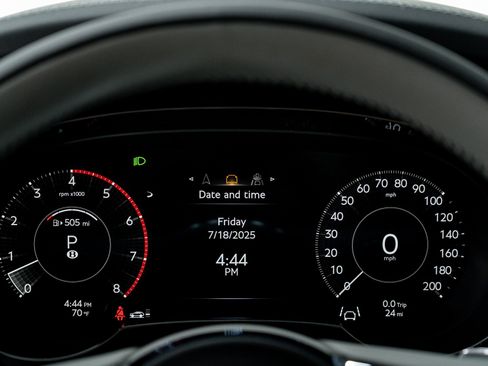 New 2025 Bentley Bentayga Extended Wheelbase image 37