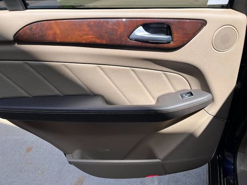 Used 2016 Mercedes-Benz GL 450 4MATIC image 17