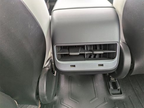 Used 2020 Tesla Model 3 Standard Range Plus image 25