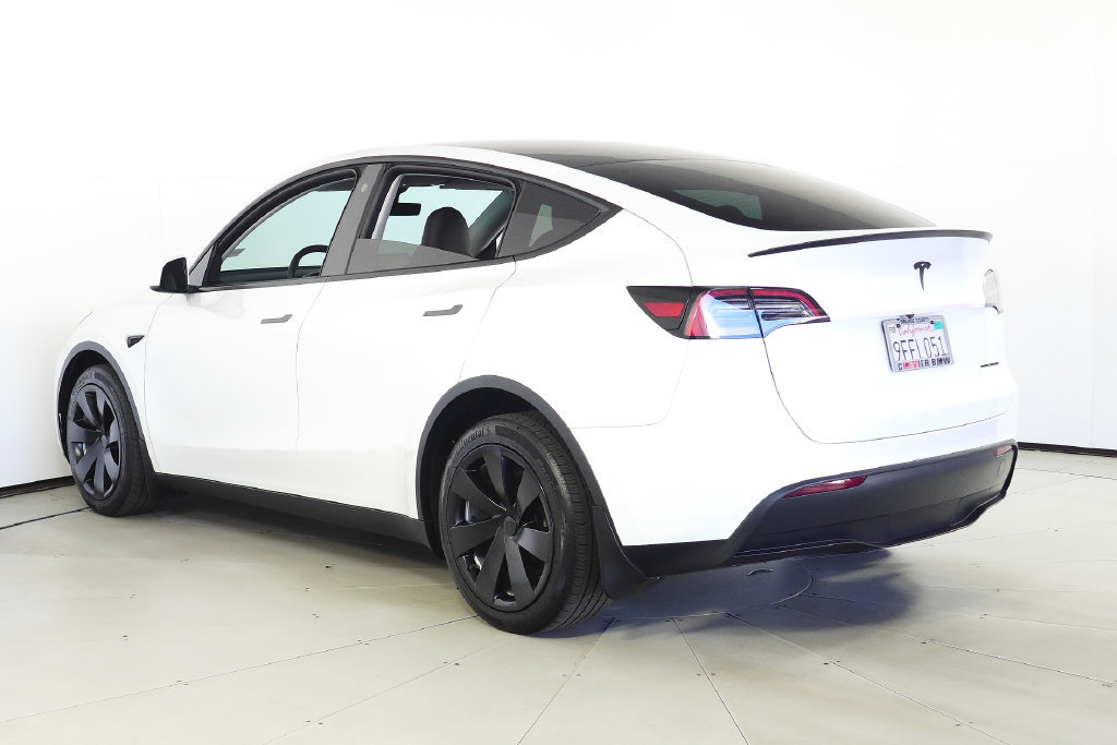 Used 2023 Tesla Model Y Long Range AWD/4WD image 9