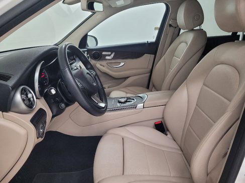 Used 2019 Mercedes-Benz GLC 300 w/ Premium Package image 17
