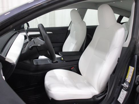 Used 2023 Tesla Model 3 Standard Range RWD image 5