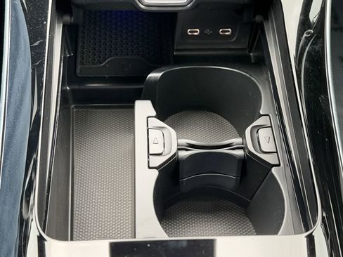 Used 2025 Mercedes-Benz C 300 Sedan image 27