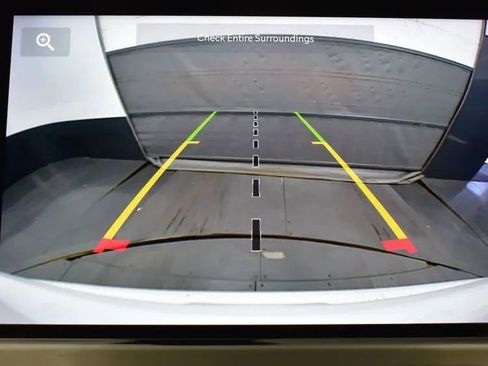 Used 2025 Jeep Compass Limited image 32