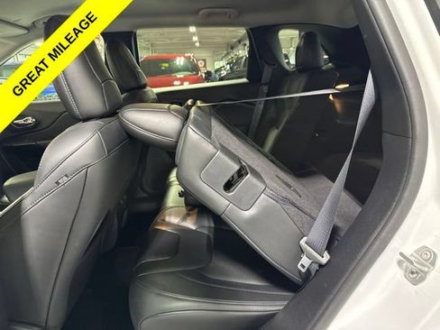 Certified 2021 Jeep Cherokee Latitude Plus AWD/4WD image 31