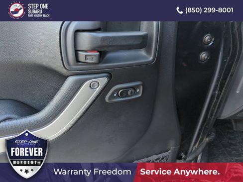 Used 2017 Jeep Wrangler Unlimited Sahara w/ Connectivity Group AWD/4WD image 19