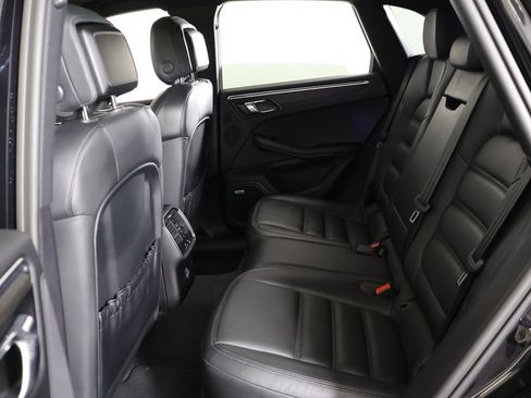 Used 2022 Porsche Macan GTS w/ Premium Package Plus image 38