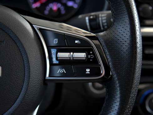 Used 2024 Kia Forte GT-Line image 31