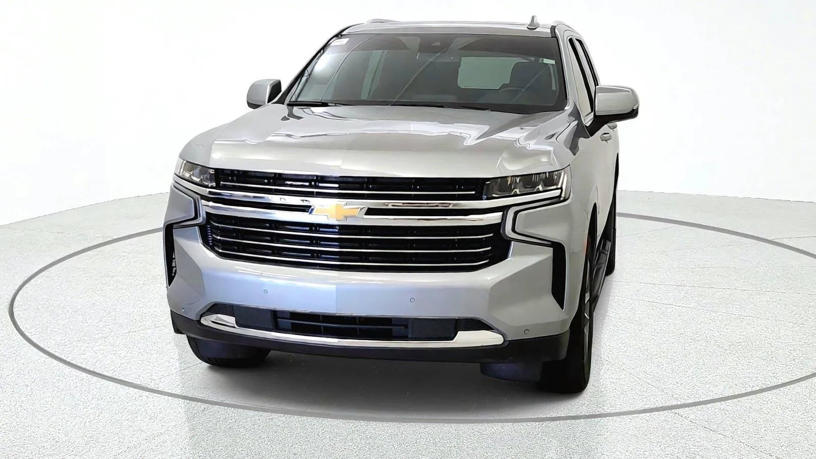 Used 2023 Chevrolet Tahoe LT w/ LT Signature Package AWD/4WD image 3