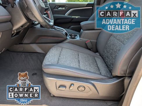 Used 2024 Chevrolet Colorado Z71 w/ Z71 Convenience Package 2 AWD/4WD image 16