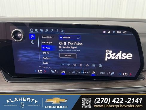 Used 2025 Chevrolet Suburban LT w/ Comfort Package AWD/4WD image 29
