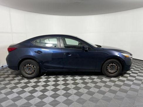 Used 2018 MAZDA MAZDA3 Sport FWD image 4