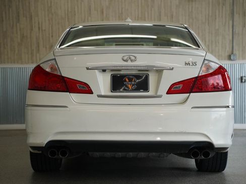 Used 2010 INFINITI M35 w/ Technology Pkg RWD image 9
