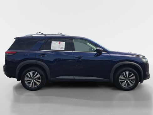 Certified 2022 Nissan Pathfinder SL AWD/4WD image 7